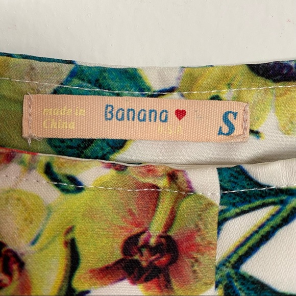 Banana USA, High Waisted Floral Shorts. Size: Small - Picture 5 of 8